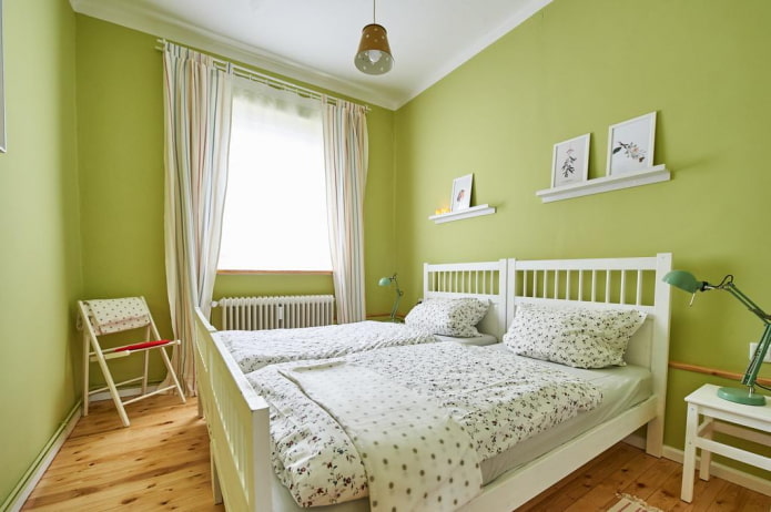 intérieur de la chambre dans les tons vert clair