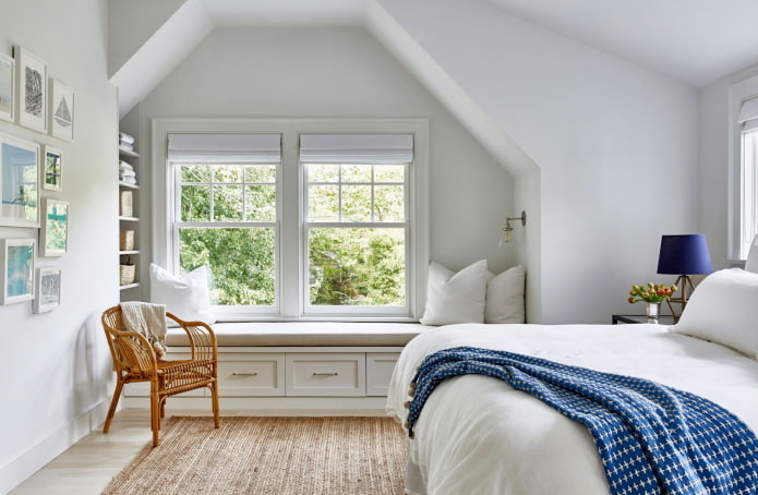 design d'intérieur de chambre mansardée