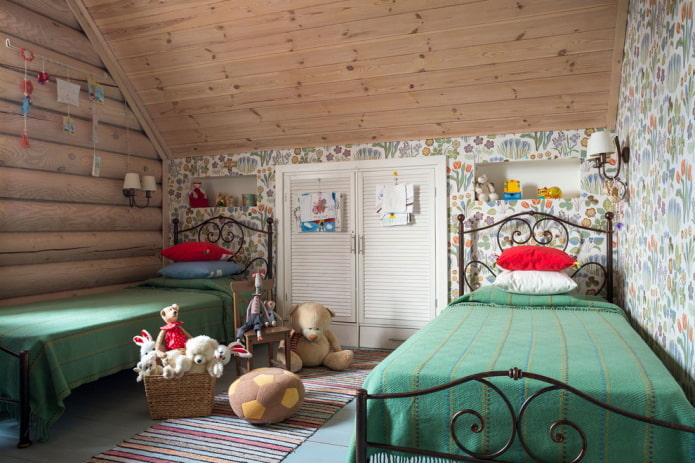 intérieur de chambre mansardée pour deux enfants