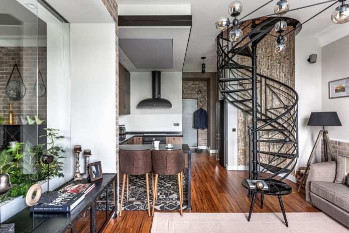 intérieur d'un petit appartement superposé