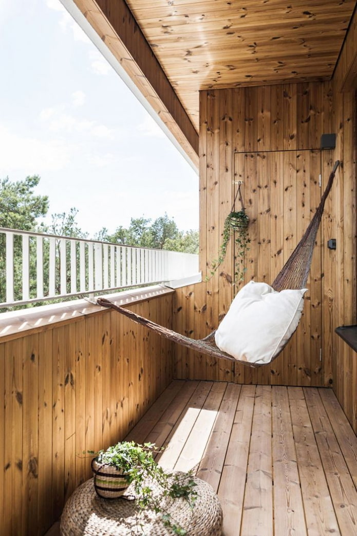 aménagement d'un coin salon sur le balcon