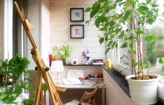 atelier de création de design sur le balcon