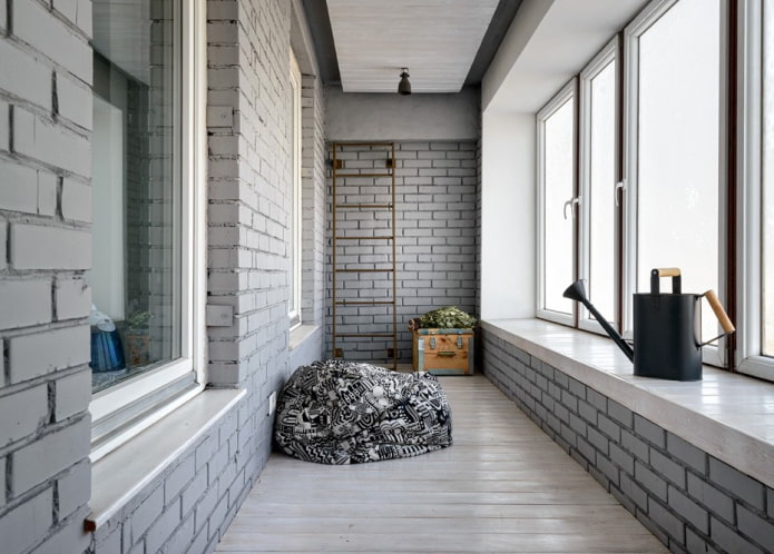 intérieur du balcon dans les tons gris