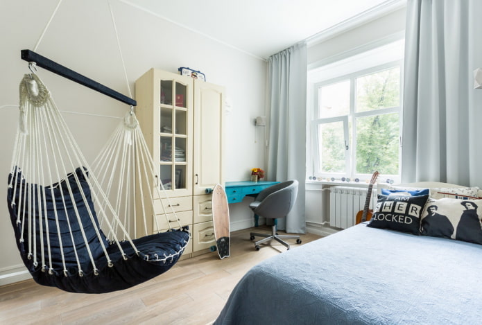 l'intérieur d'une chambre d'adolescent dans un style scandinave