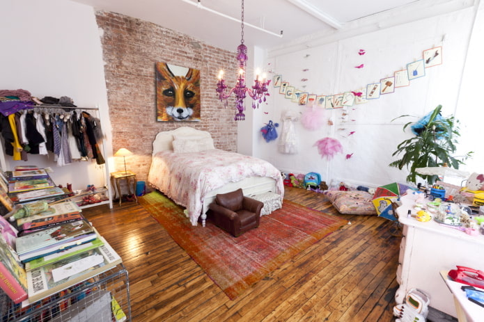 intérieur d'une pépinière pour une fille dans un style loft