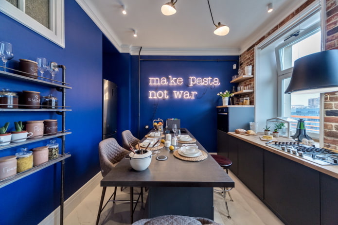 intérieur de cuisine dans des tons gris-bleu