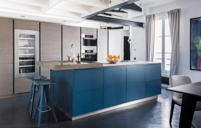 intérieur de cuisine dans des tons gris-bleu