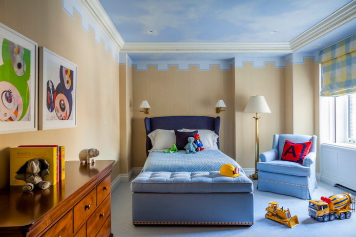 intérieur beige et bleu d'une chambre d'enfant