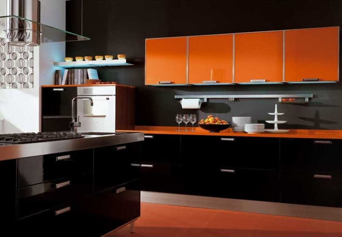 intérieur de cuisine aux couleurs noir et orange