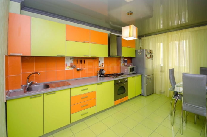 intérieur de cuisine dans des tons orange-vert