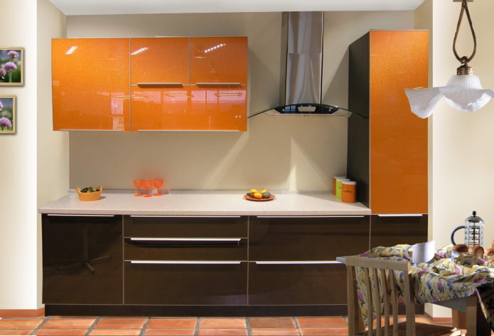 design d'intérieur de cuisine aux couleurs orange