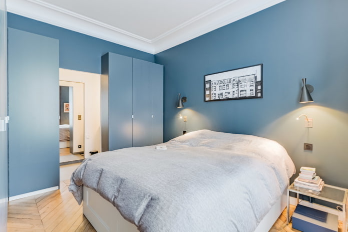 nuances de bleu à l'intérieur de la chambre