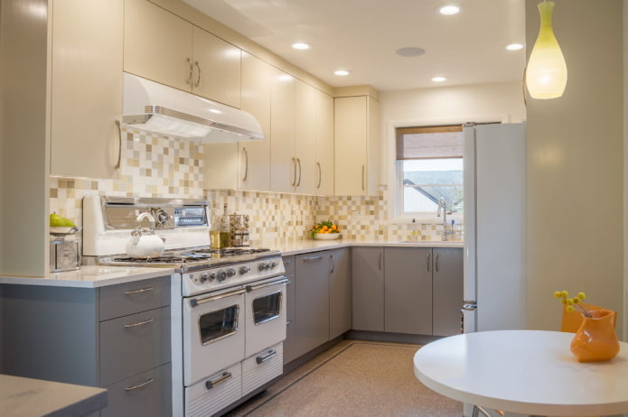 intérieur de cuisine dans des tons gris-beige