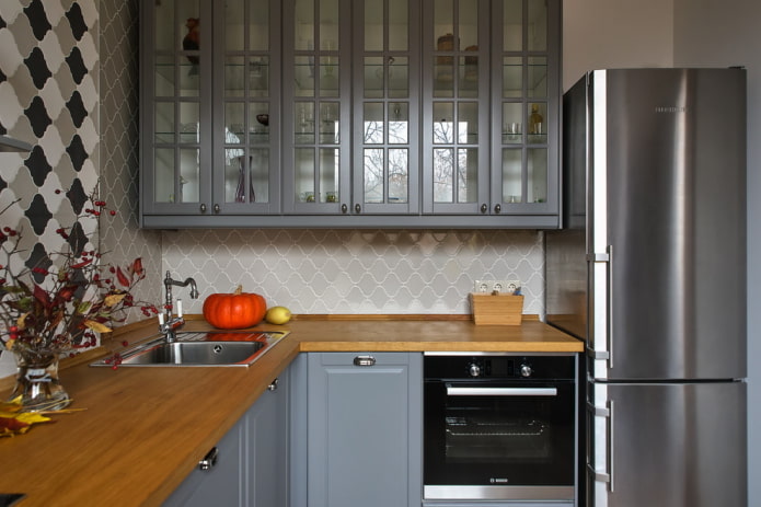 zone de lavage à l'intérieur de la cuisine en forme d'angle