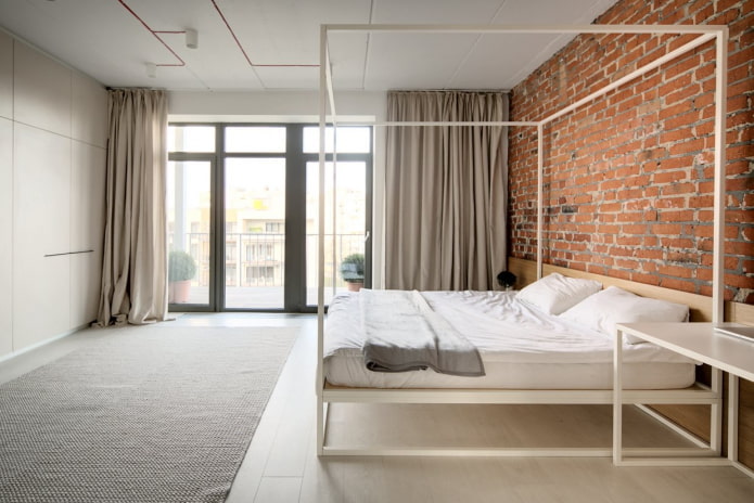 chambre dans un style industriel avec des éléments de minimalisme