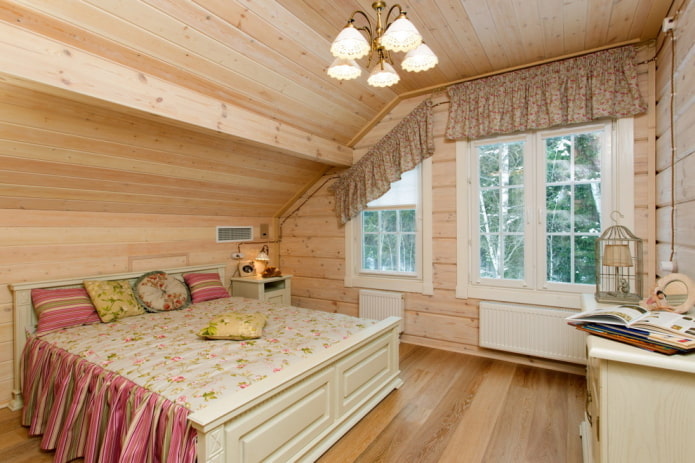 chambre de style provençal à l'intérieur de la maison