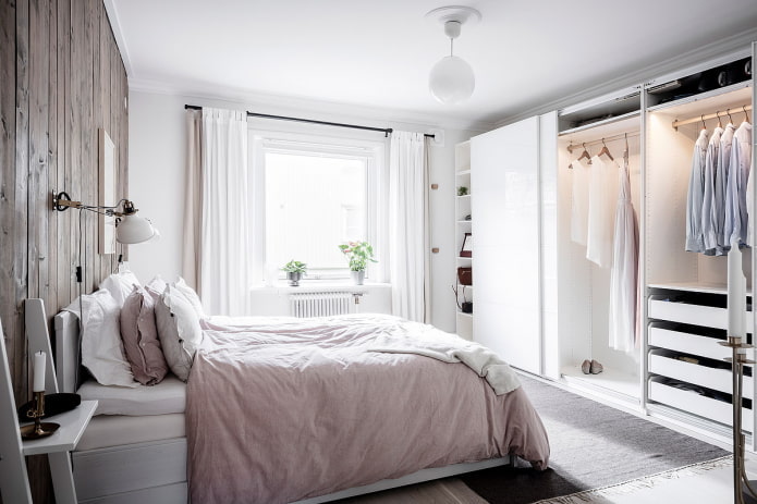 armoire à l'intérieur de la chambre