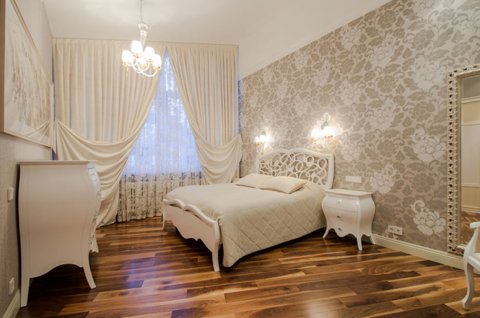 intérieur de chambre beige et marron