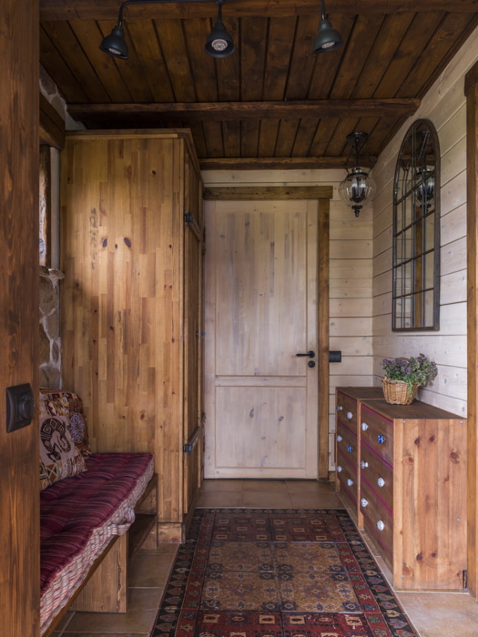 petit couloir à l'intérieur de la maison