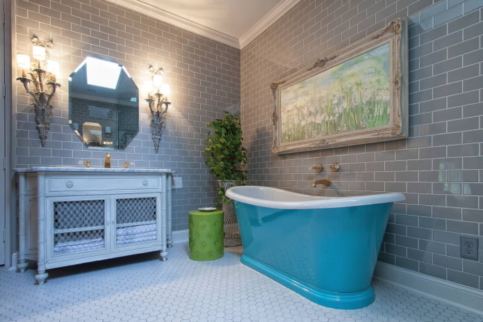 salle de bain dans des tons gris avec des accents gris