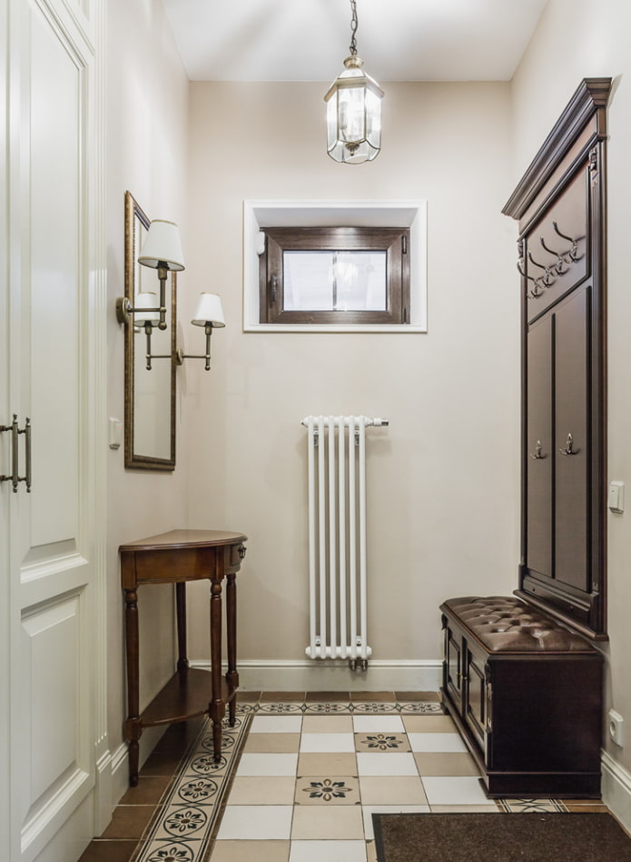 l'emplacement du hall d'entrée à l'intérieur d'un couloir étroit