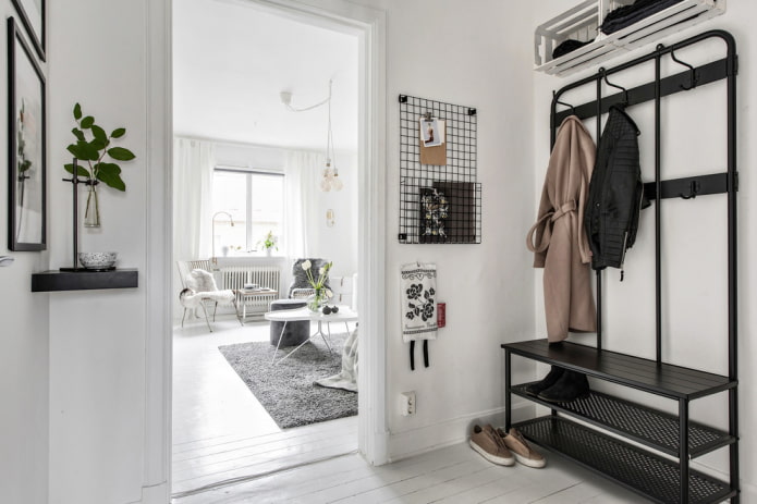 ameublement à l'intérieur du couloir dans le style scandinave