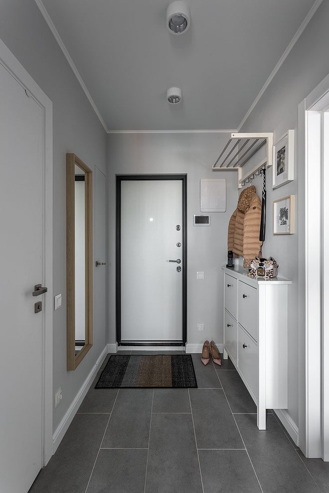 Conception de couloir gris de style scandinave