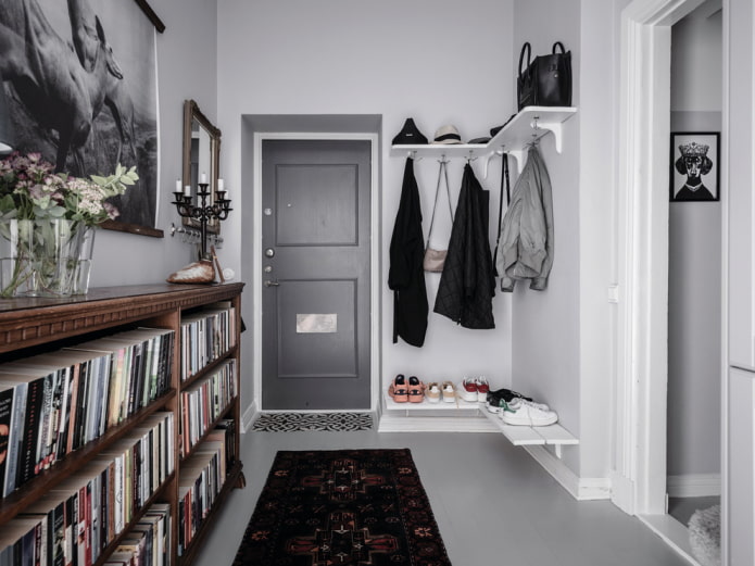 ameublement à l'intérieur du couloir dans le style scandinave