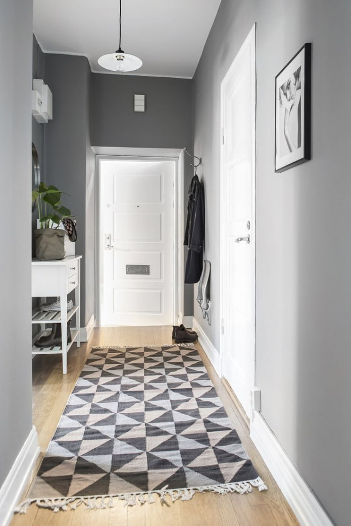 Conception de couloir gris de style scandinave