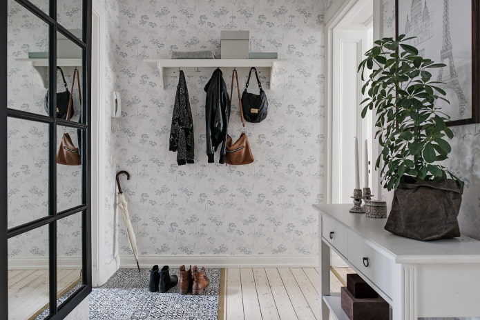 décoration du couloir dans le style scandinave