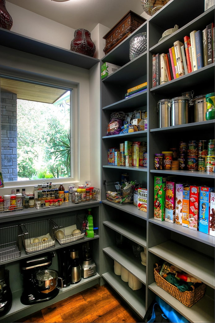 conception de garde-manger à l'intérieur de la maison