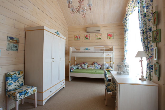 meubles à l'intérieur d'une chambre d'enfants de style provençal