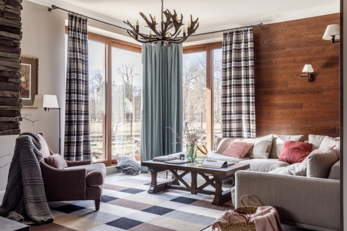 rideaux et textiles dans le salon à l'intérieur de la maison