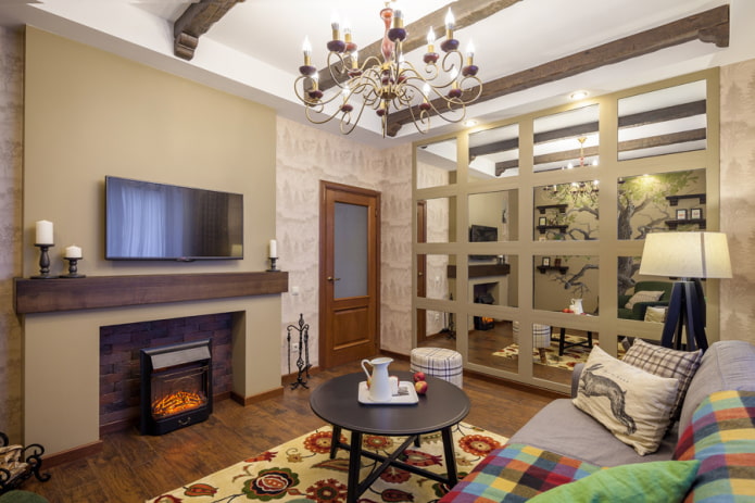 cheminée dans le hall à l'intérieur de l'appartement