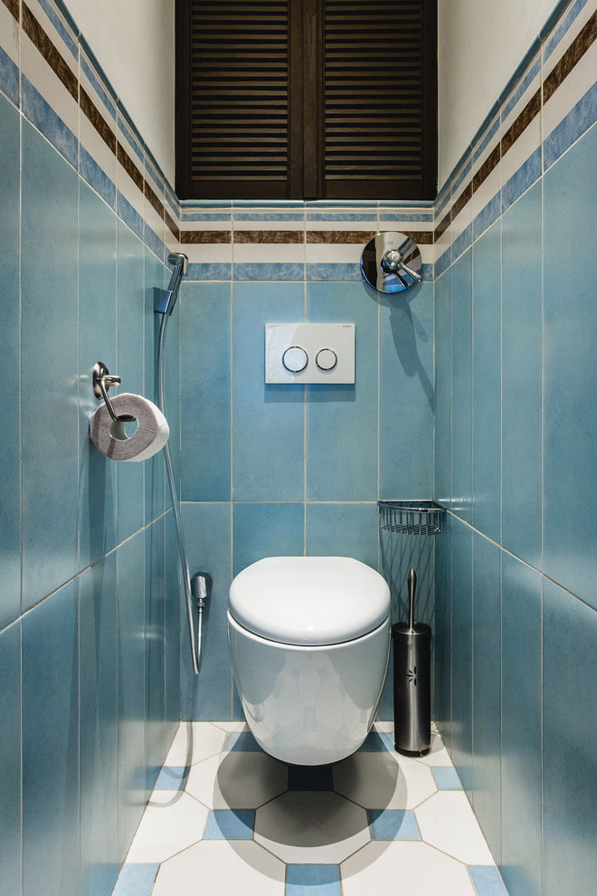 carrelage bleu dans les toilettes