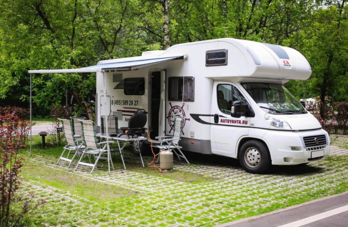 camping-car alcôve