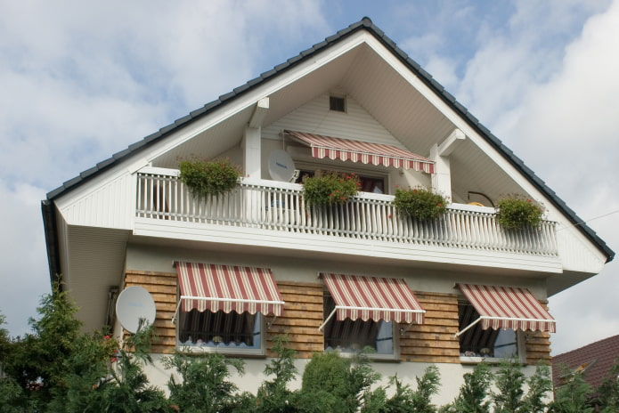 balcon avec auvent dans un projet de maison privée