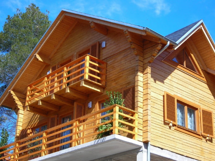 balcon avec auvent dans un projet de maison privée