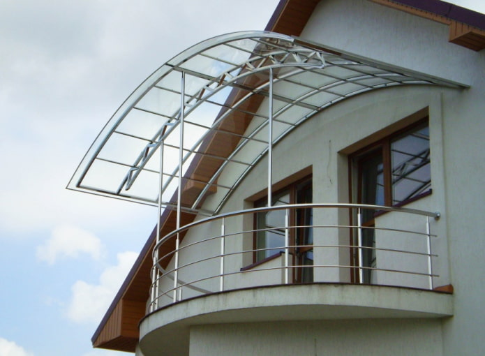 balcon avec auvent dans un projet de maison privée