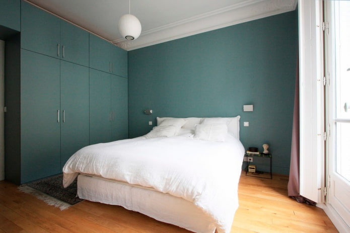 chambre aux couleurs turquoises