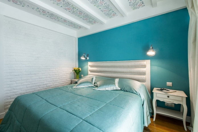 éclairage à l'intérieur de la chambre turquoise