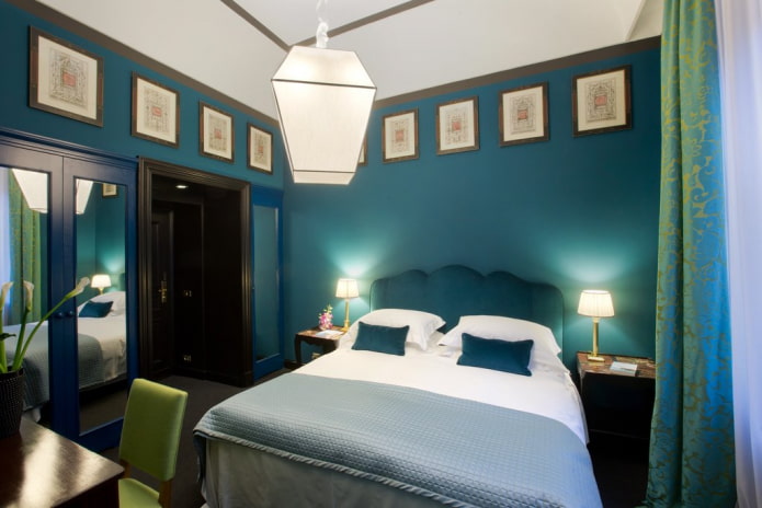 éclairage à l'intérieur de la chambre turquoise