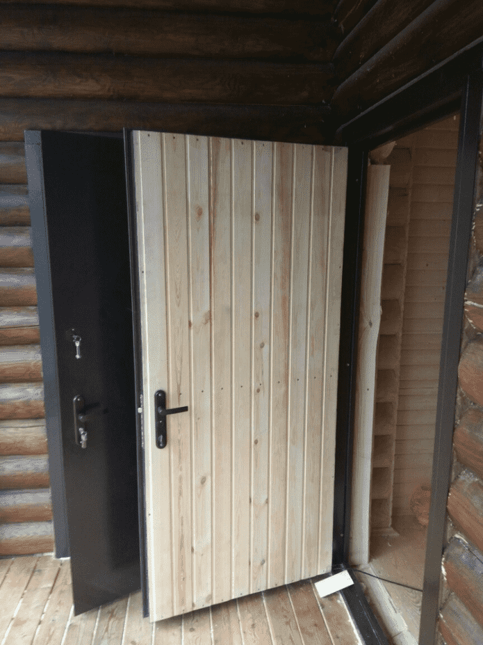 porte d'entrée en bois