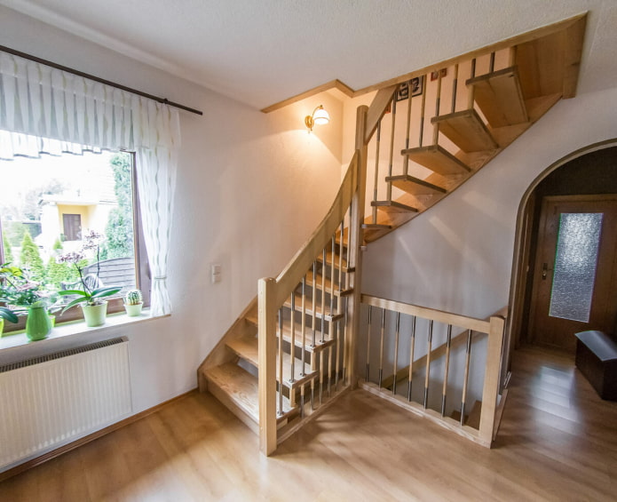 escalier simple dans la maison