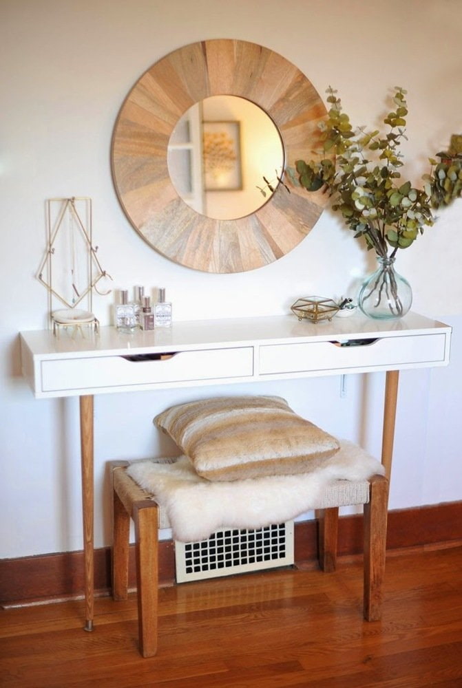 Table avec pieds en bois