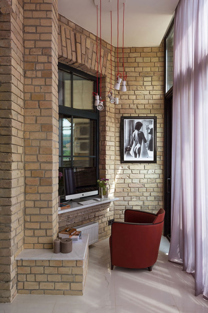 Intérieur de balcon de style loft