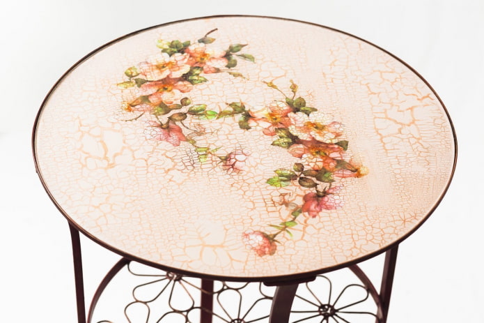 Table avec craquelure