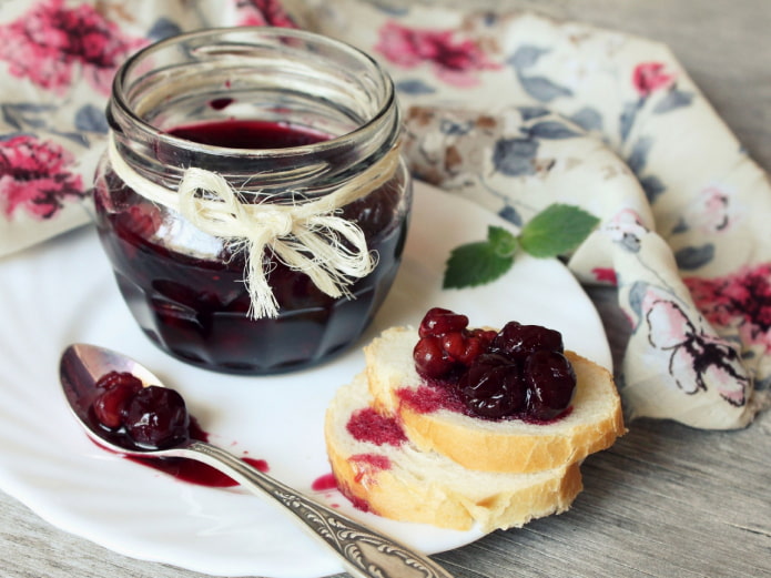 Confiture sur la table