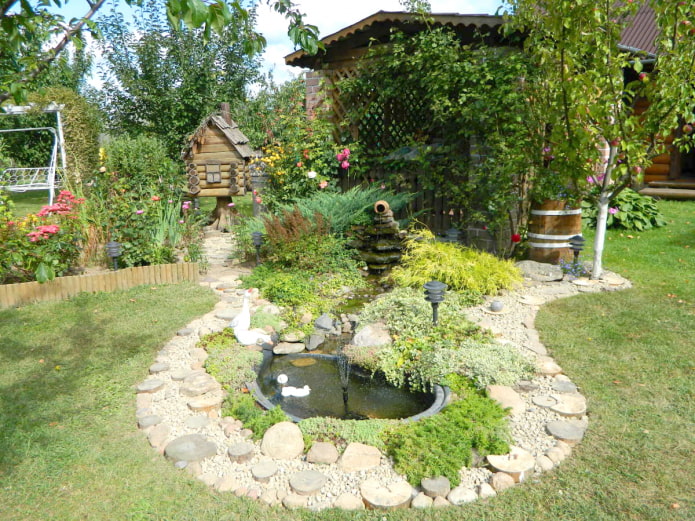 Gazebo, étang avec fontaine