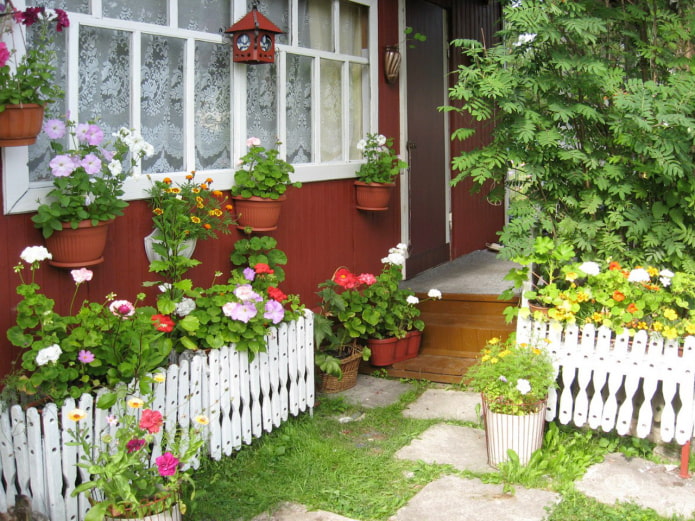 Porche dans le jardin